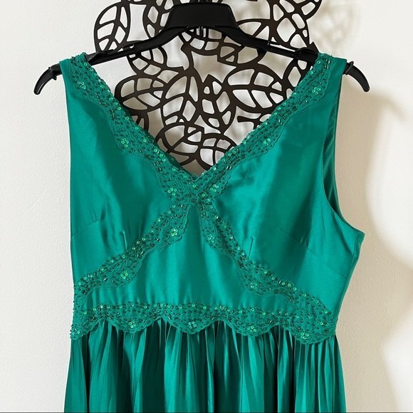 Adriana Papell Lace Sequin and Beaded  Kelly Green Maxi Dress 14P - Picture 3 of 14